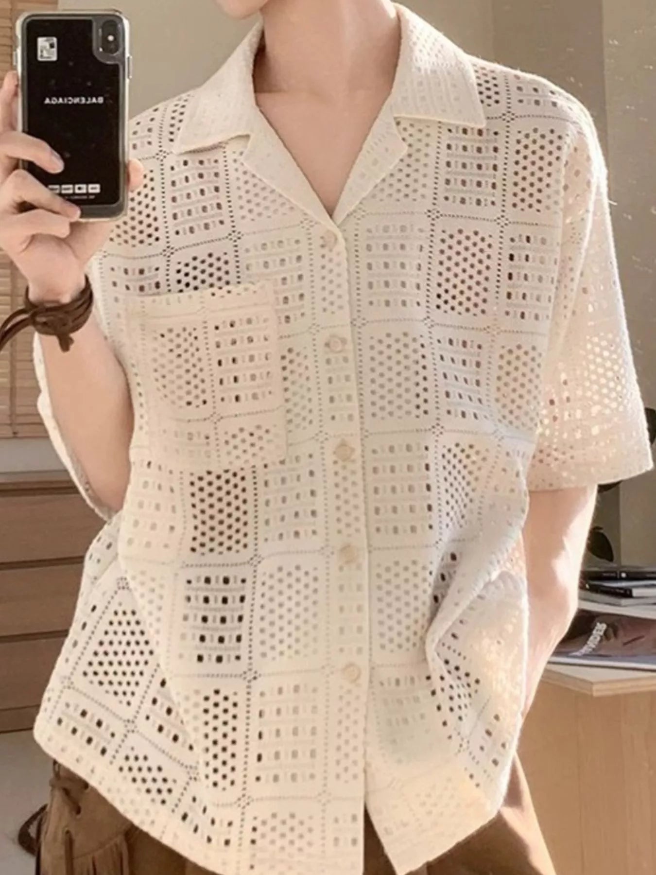 Men's square-pattern crochet shirt with openwork and buttons in a cotton-spandex blend.