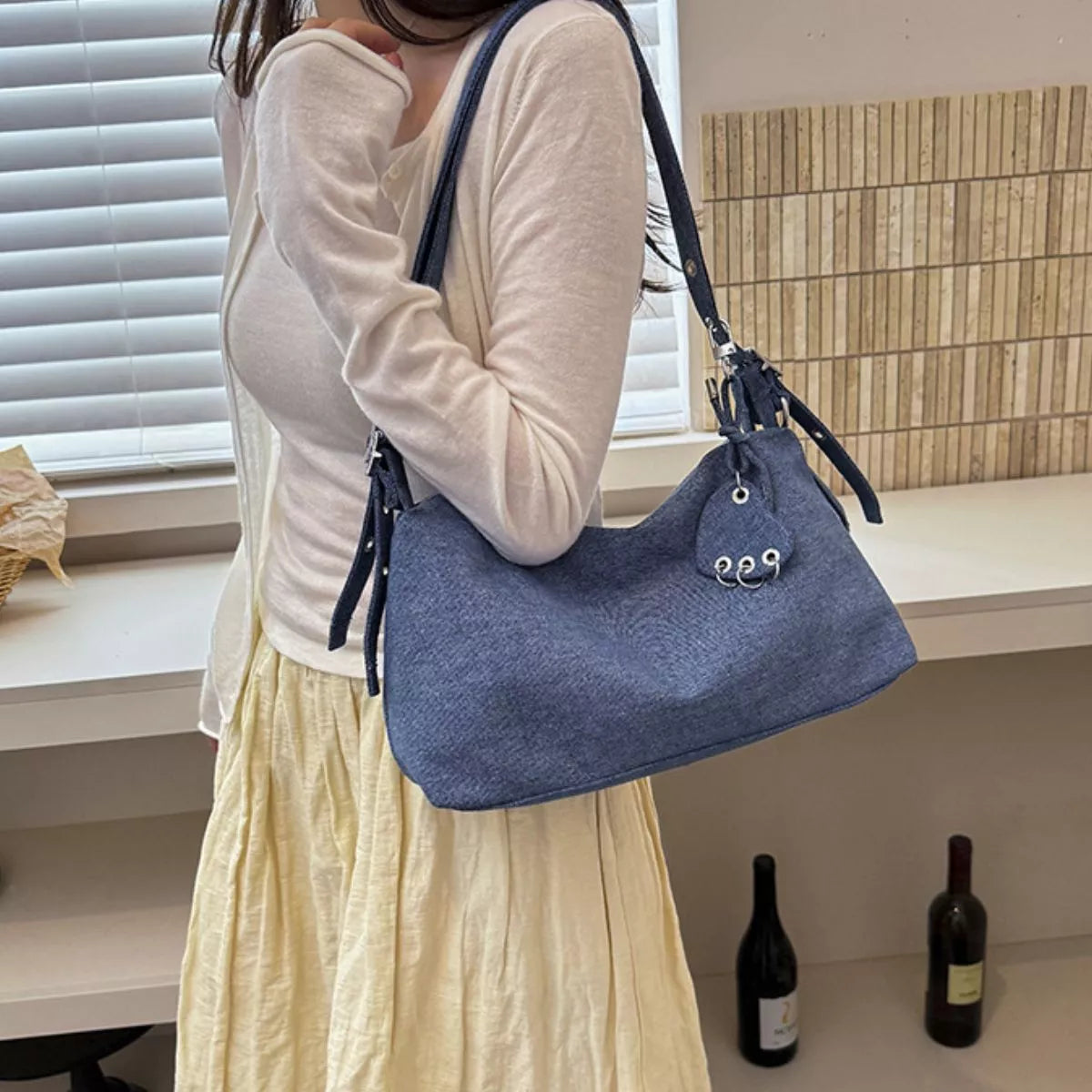 adjustable-strap-denim-shoulder-bag-09