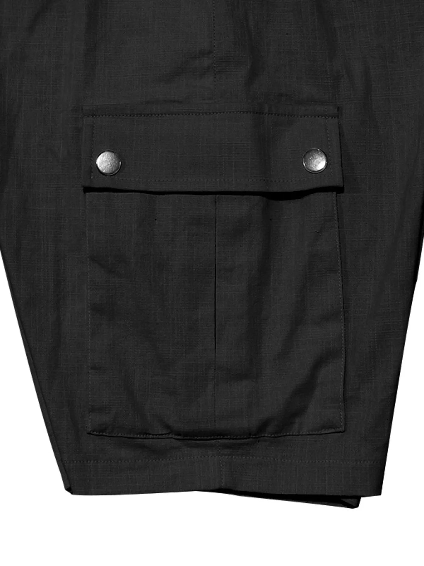 Men's casual cargo shorts with a drawstring waist and pockets.
