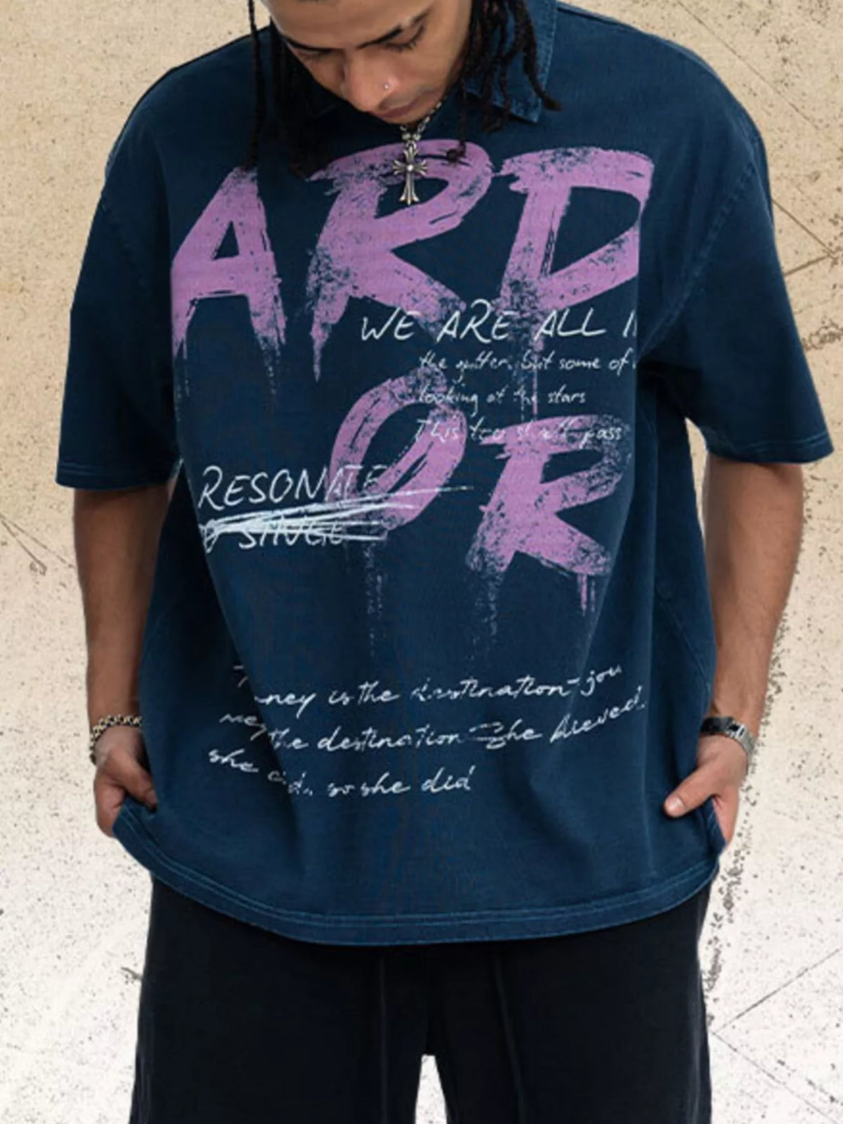 Men's vintage-washed graphic T-shirt in a slightly stretchy cotton-spandex blend.