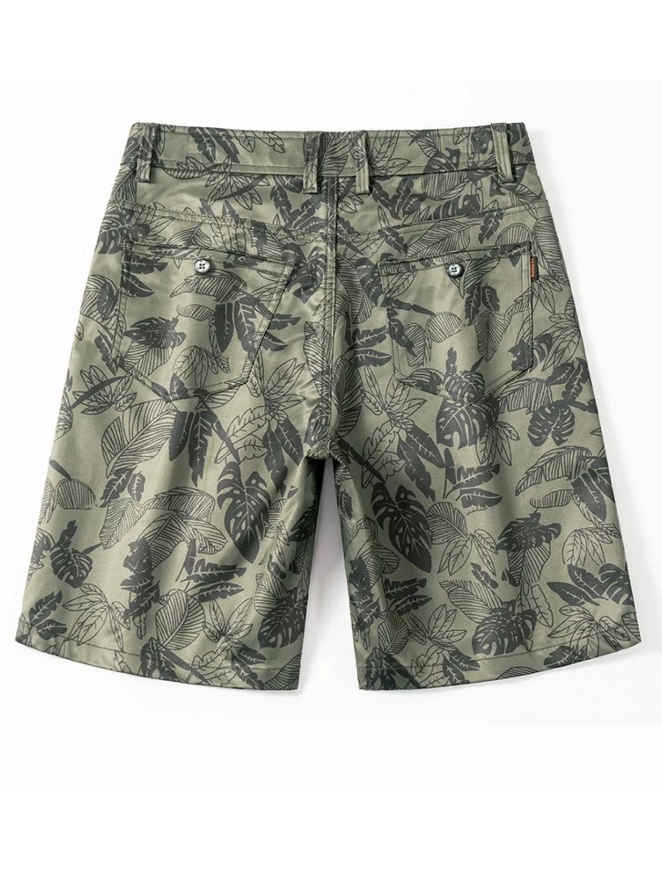 Men's printed loose fit shorts with pockets.