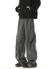 Men's loose fit cargo pants with pockets.