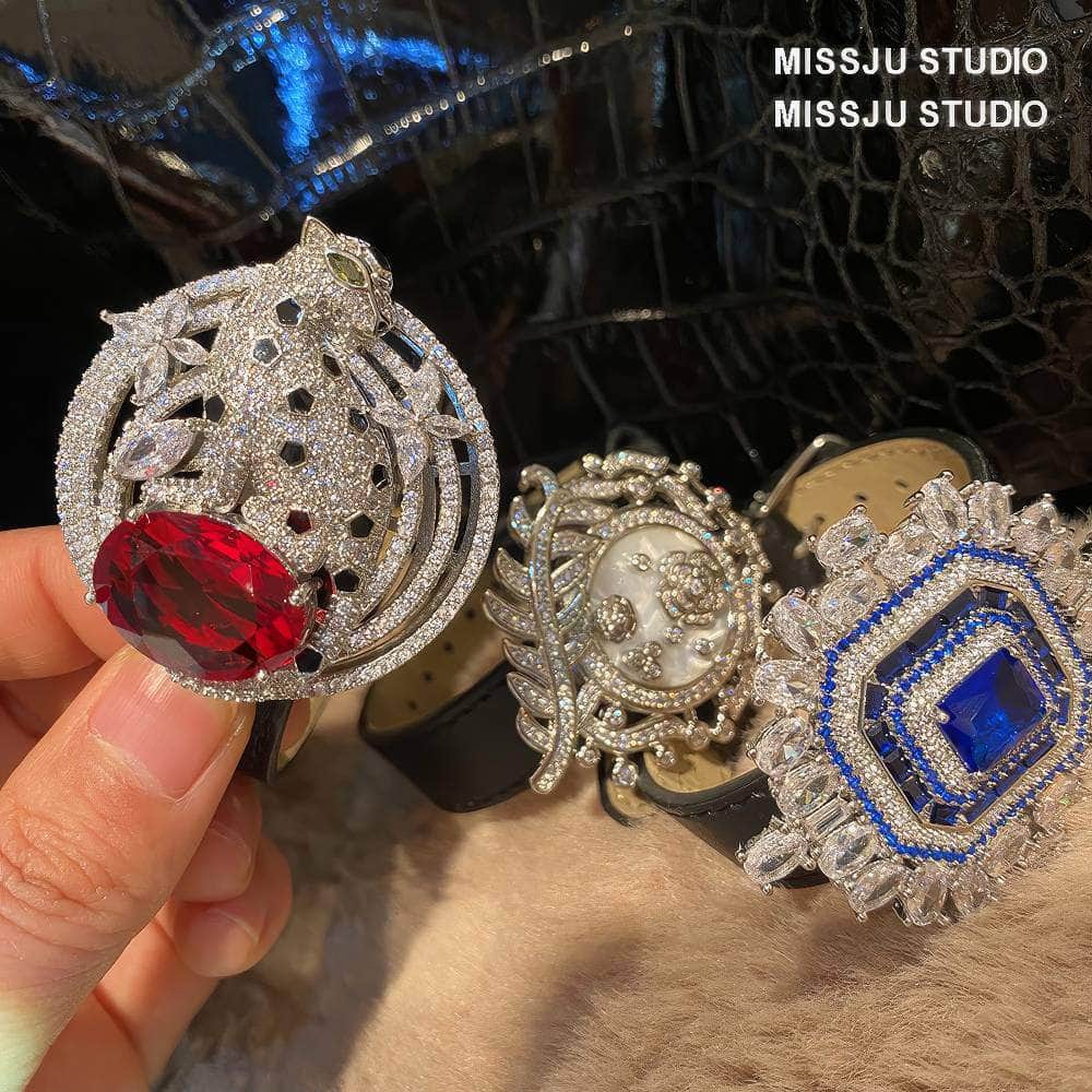 Correa de muñeca de plata de ley 925 con cristales de rubí