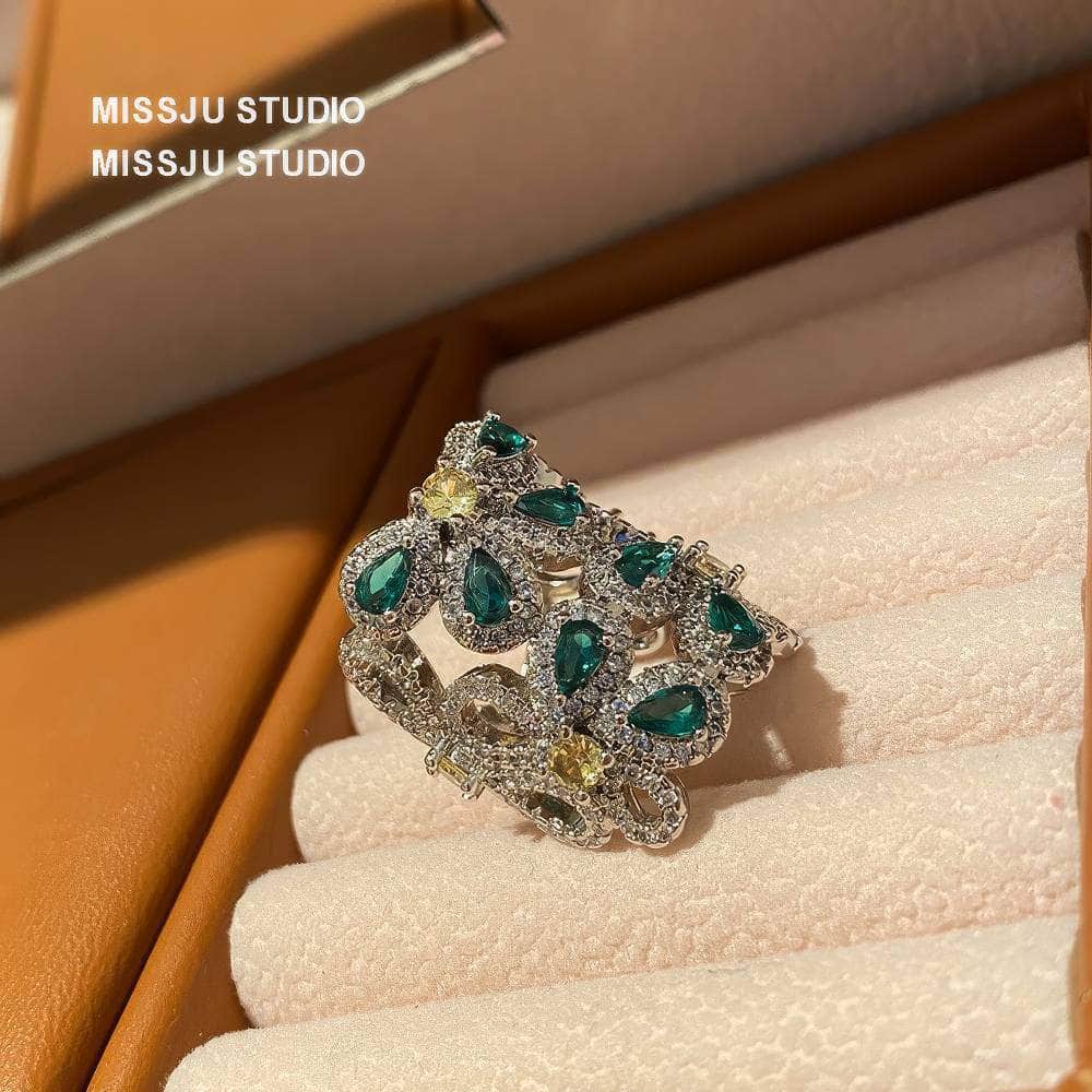 Anillo de cóctel con piedra preciosa de cristal esmeralda
