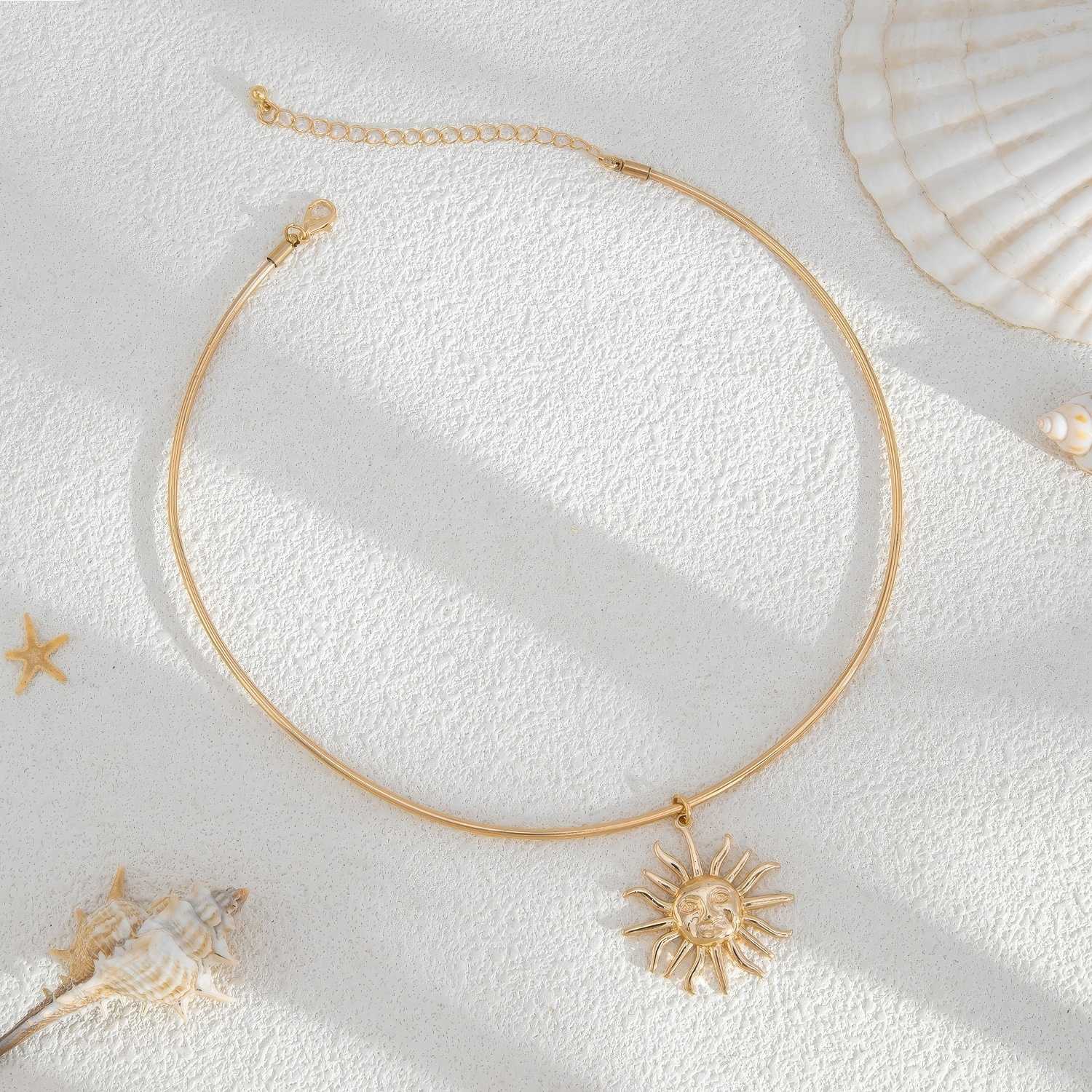 Happy Sun Pendant Wire Choker Necklace