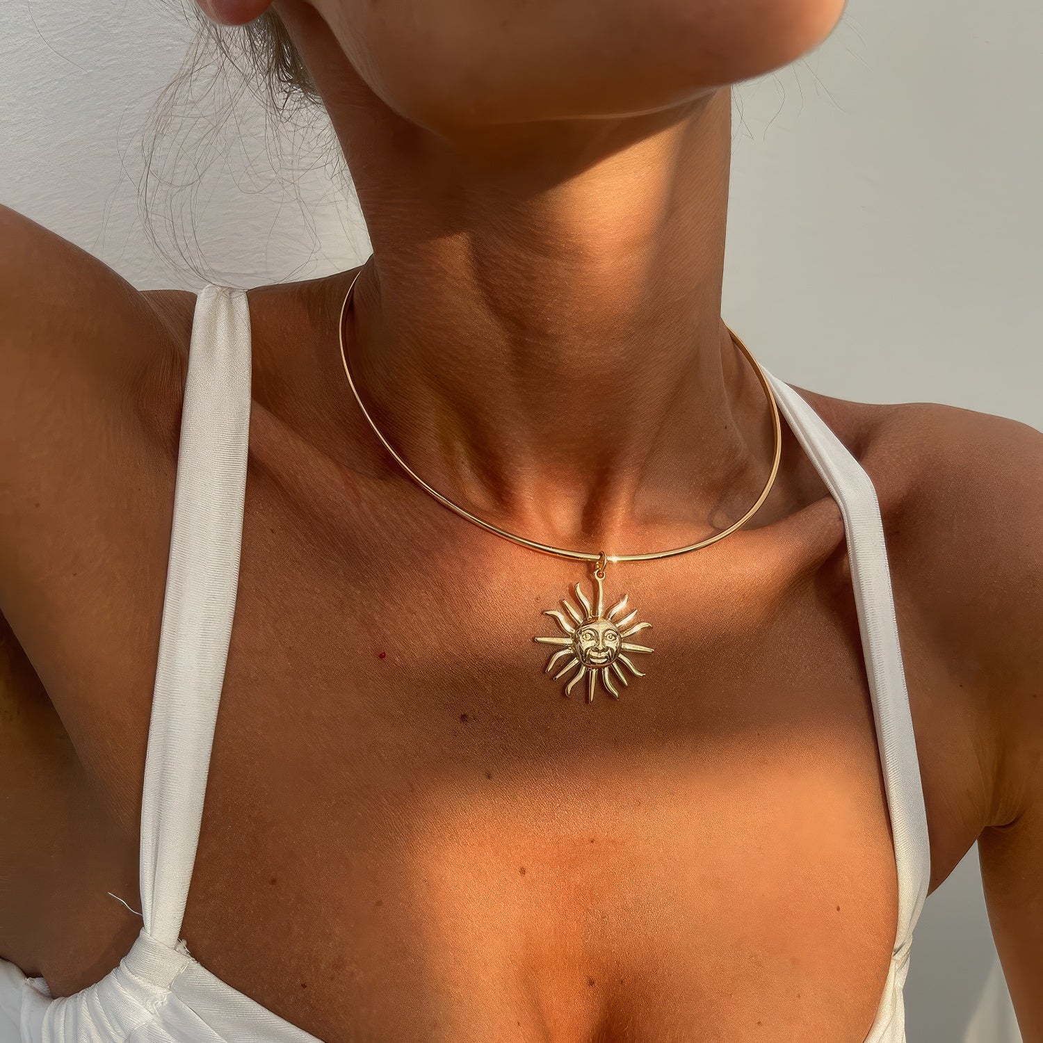 Happy Sun Pendant Wire Choker Necklace