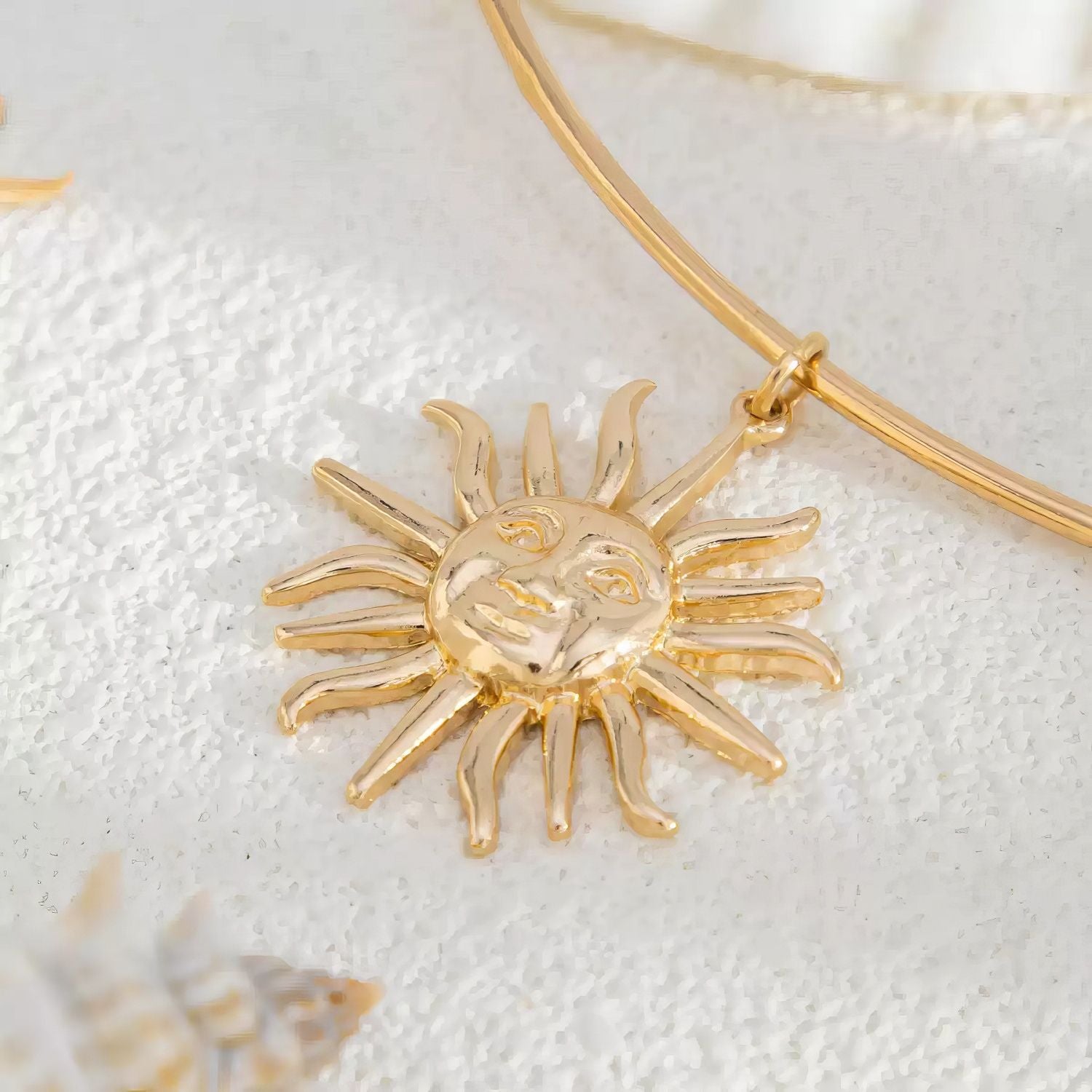Happy Sun Pendant Wire Choker Necklace