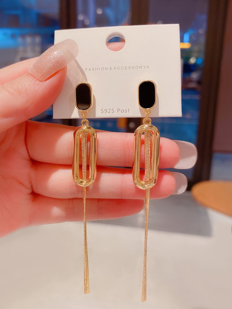 Korean Style Gold Tone Elongated Drop Earrings with Smooth Black Top