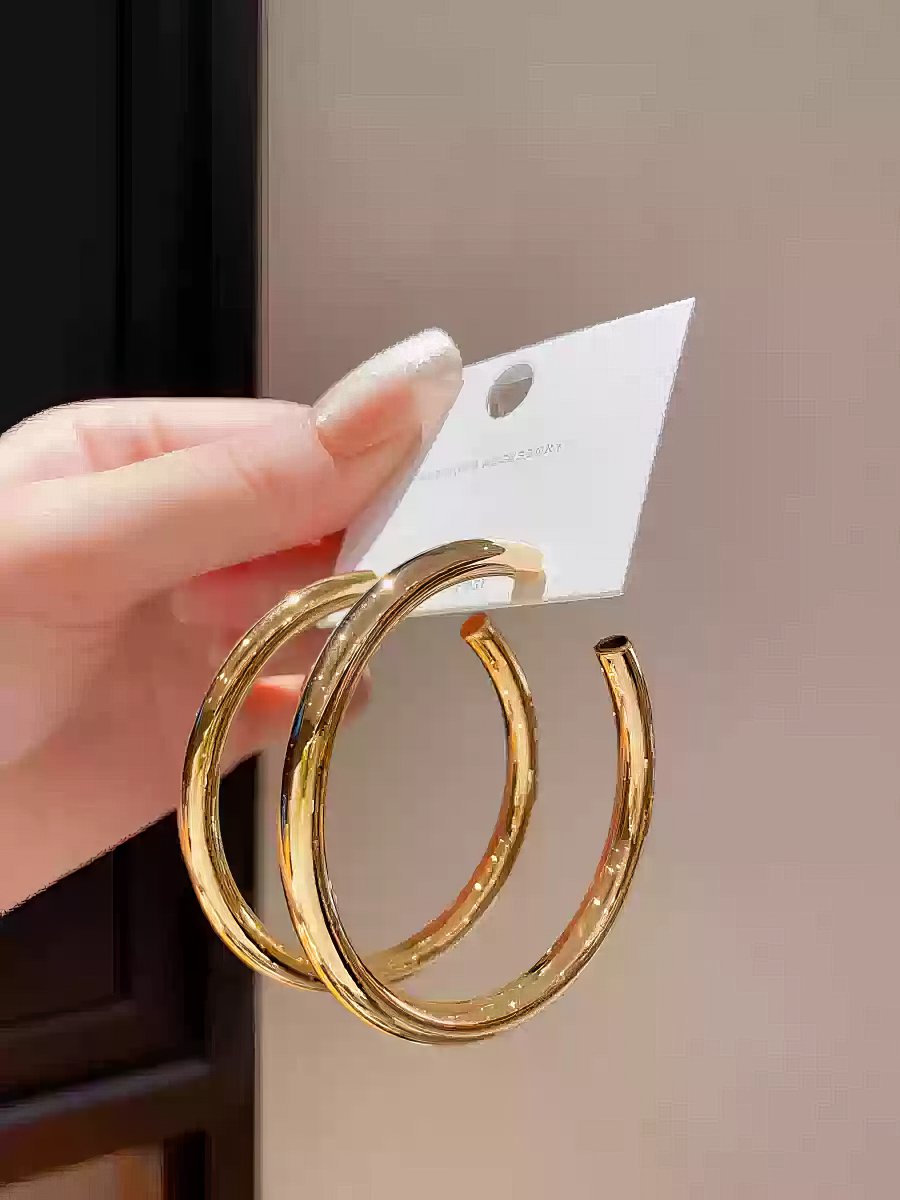 Large Chunky Gold Hoop Earrings