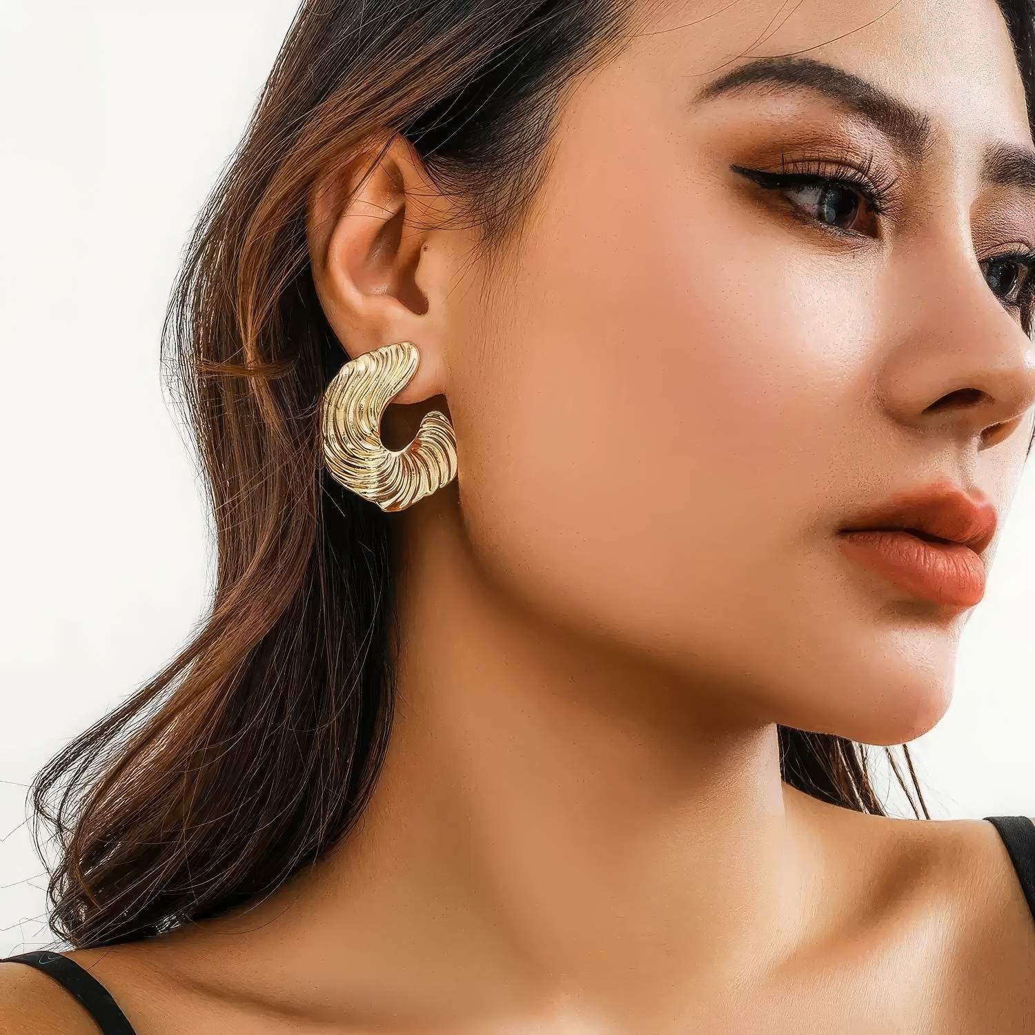 Sculptural Wavy Textured Hoop Earrings