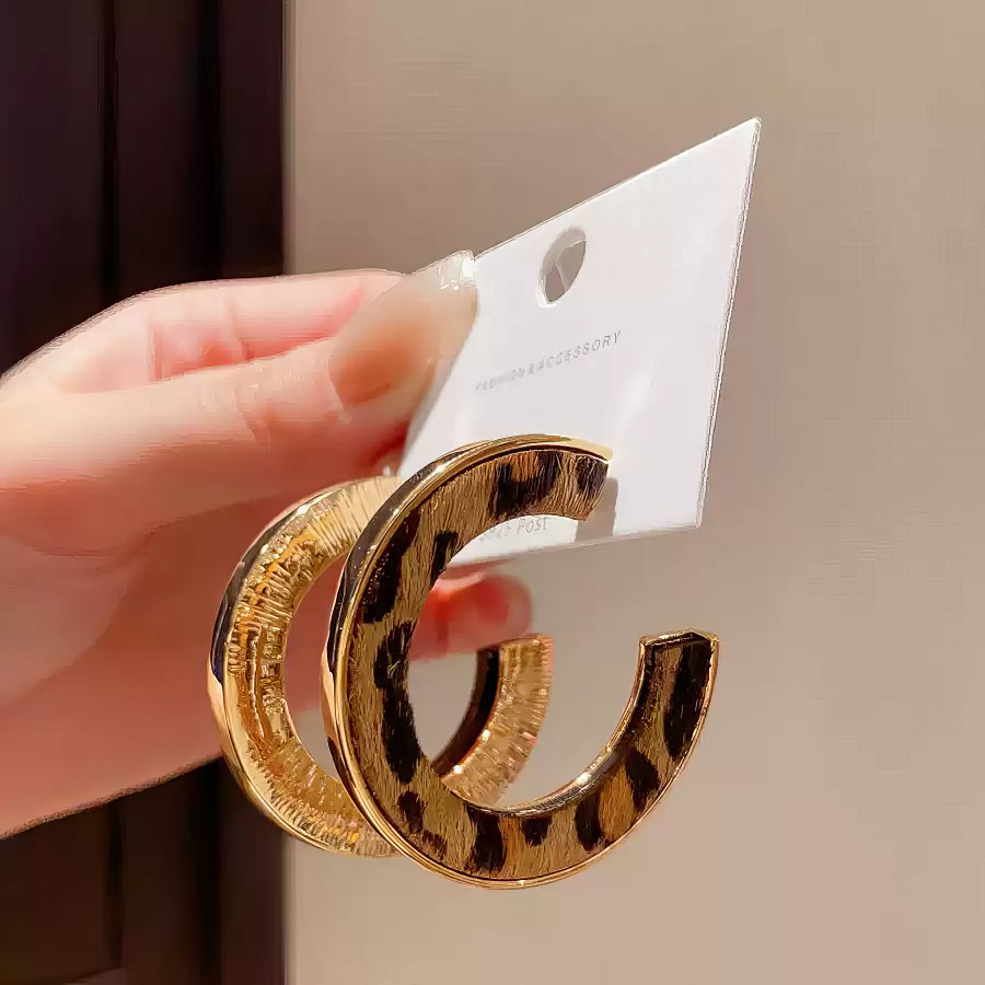 Statement Chunky C-Shaped Hoop Earrings with Leopard Print Inlay