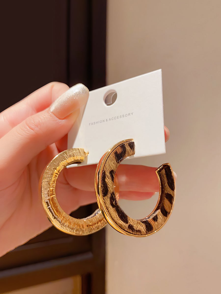 Statement Chunky C-Shaped Hoop Earrings with Leopard Print Inlay