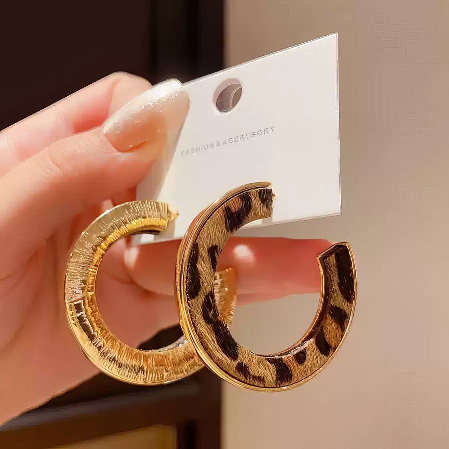 Statement Chunky C-Shaped Hoop Earrings with Leopard Print Inlay