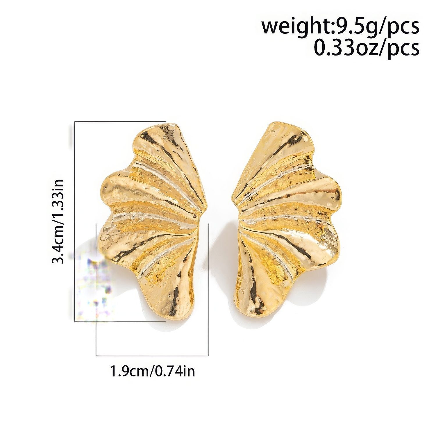 Wrinkled Scallop Shell Stud Earrings