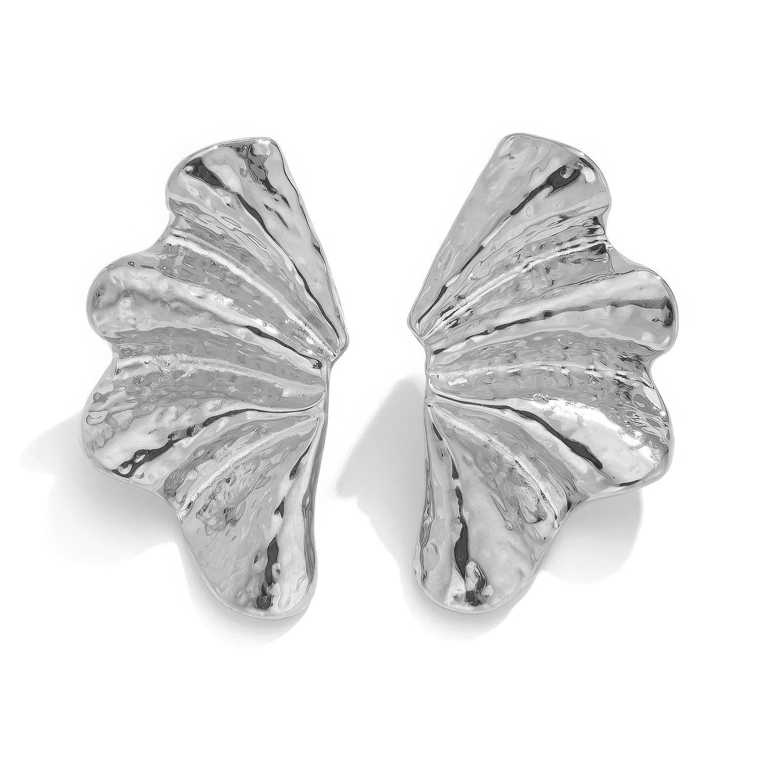 Wrinkled Scallop Shell Stud Earrings