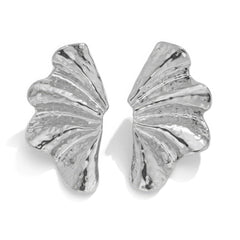 Wrinkled Scallop Shell Stud Earrings
