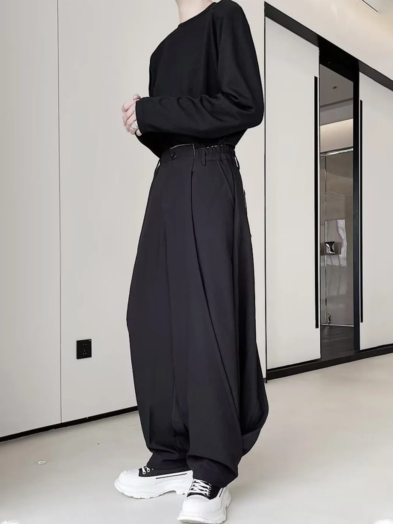 mens-loose-fit-pants-black-02