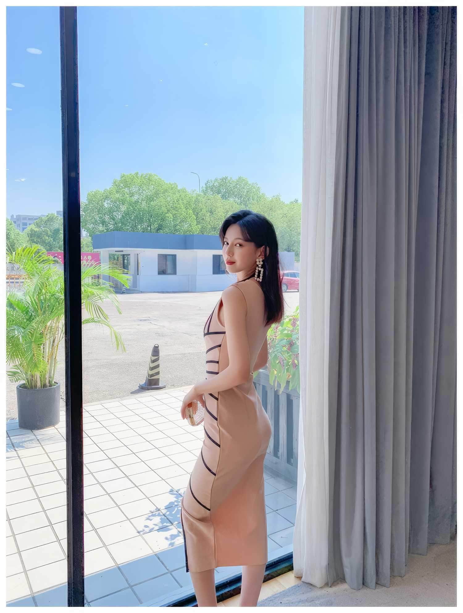 Asymmetrical Front Slit Striped Bandage Dress