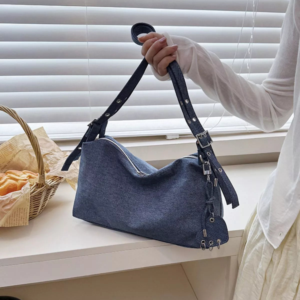 adjustable-strap-denim-shoulder-bag-05