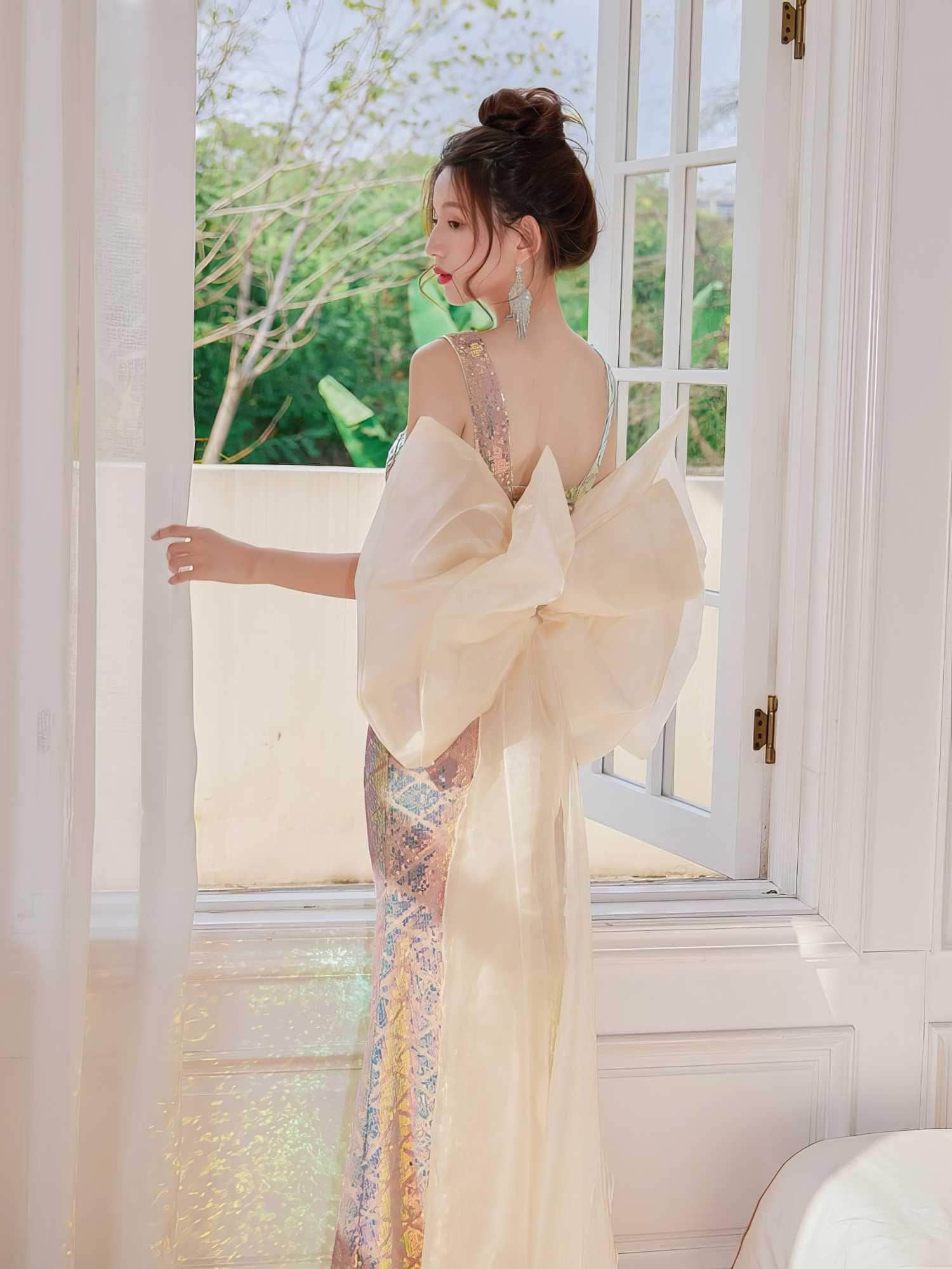 Bow Detail Mermaid Shimmering Sequin Gown