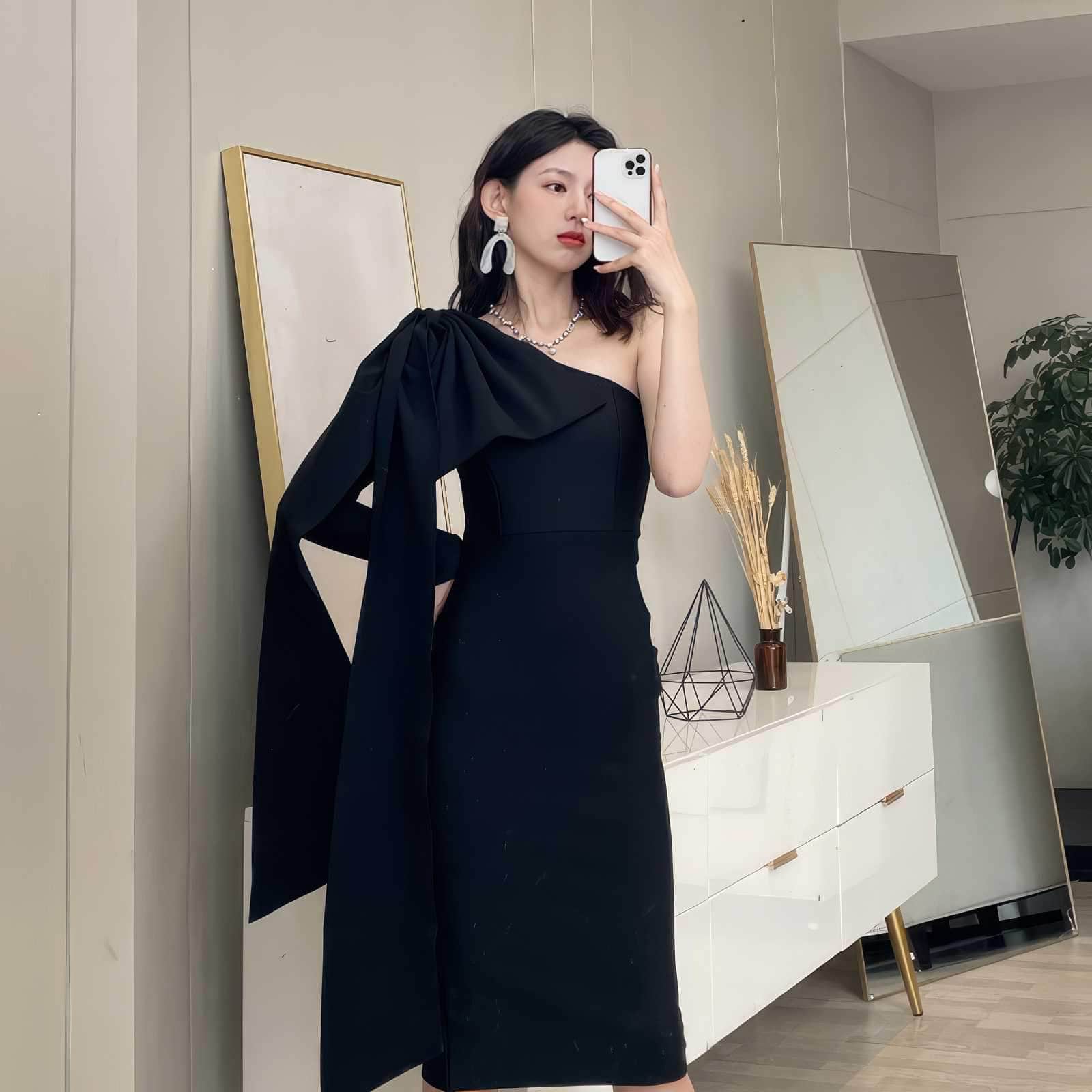 Bow-Knot Shoulder Long Sleeve Dress XS / Black