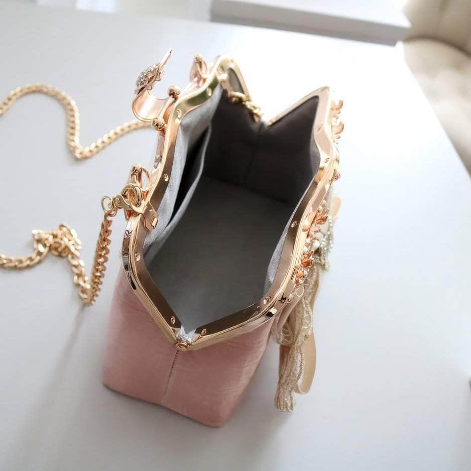 Bow Mesh Detailed Crystal Tassel Diamond Purse LightPink