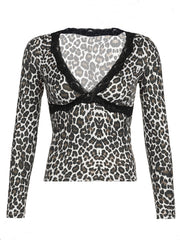 Camiseta de manga larga con cuello en V y estampado de leopardo con detalle de encaje Devine