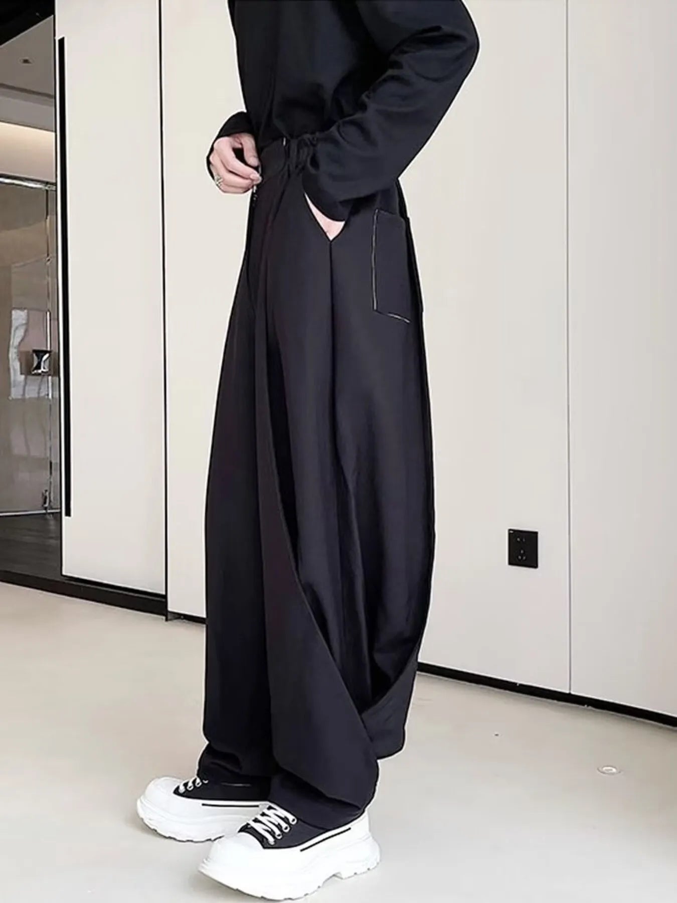 mens-loose-fit-pants-black-03