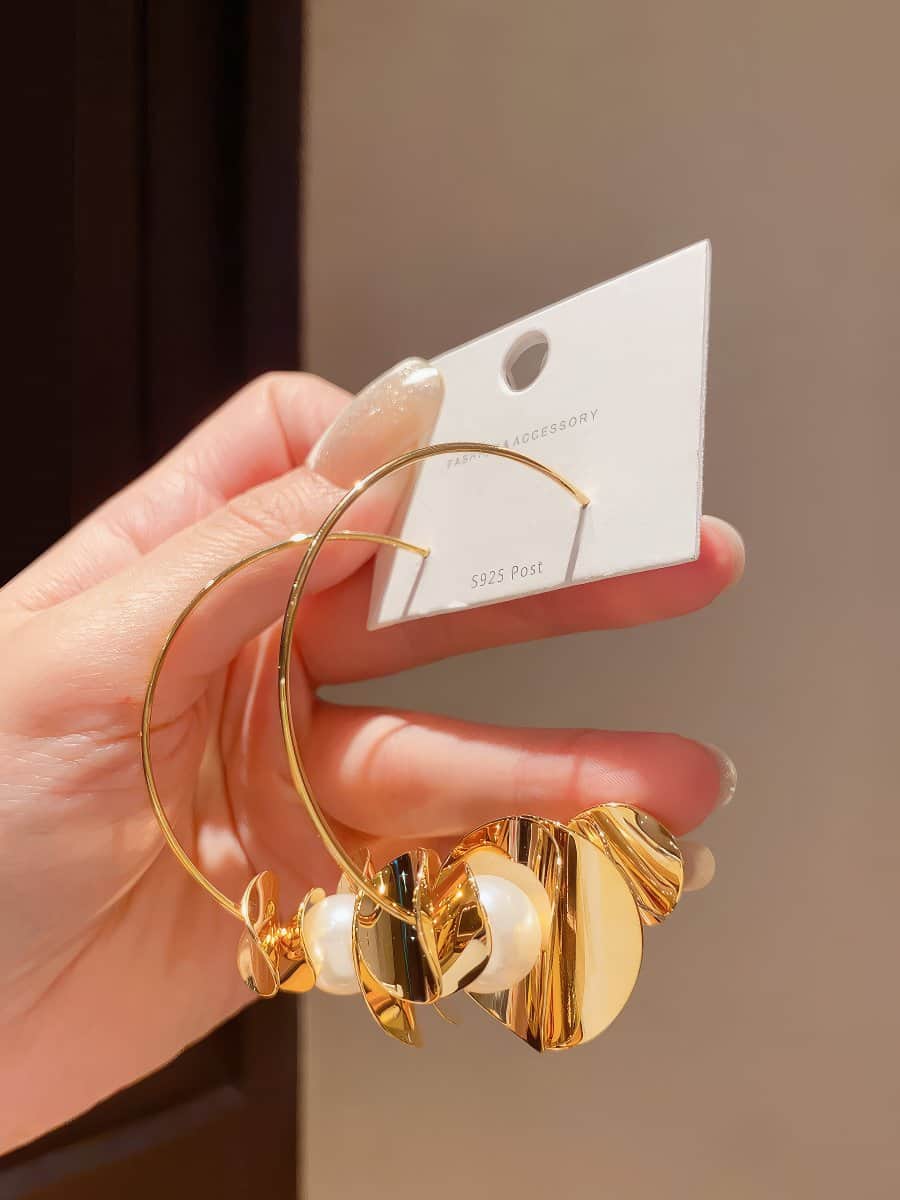 Chic Gold Tone Hoop Earrings with Faux Pearls and Abstract Metal Flowers Gold