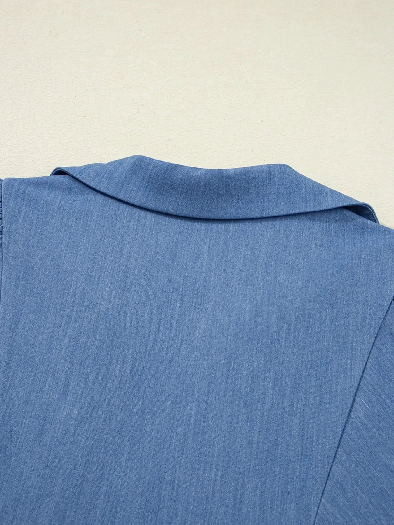 Collared Neck Contrast Trim Balloon Sleeve Blouse