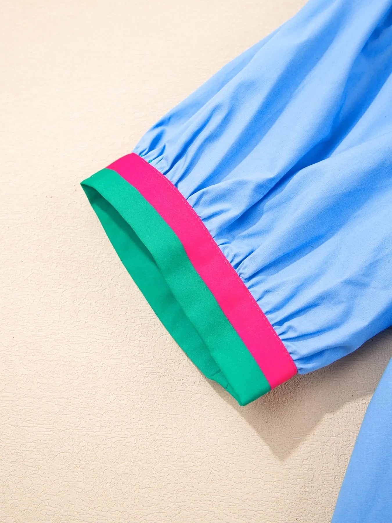 Contrast Trim Notched Short Sleeve Blouse