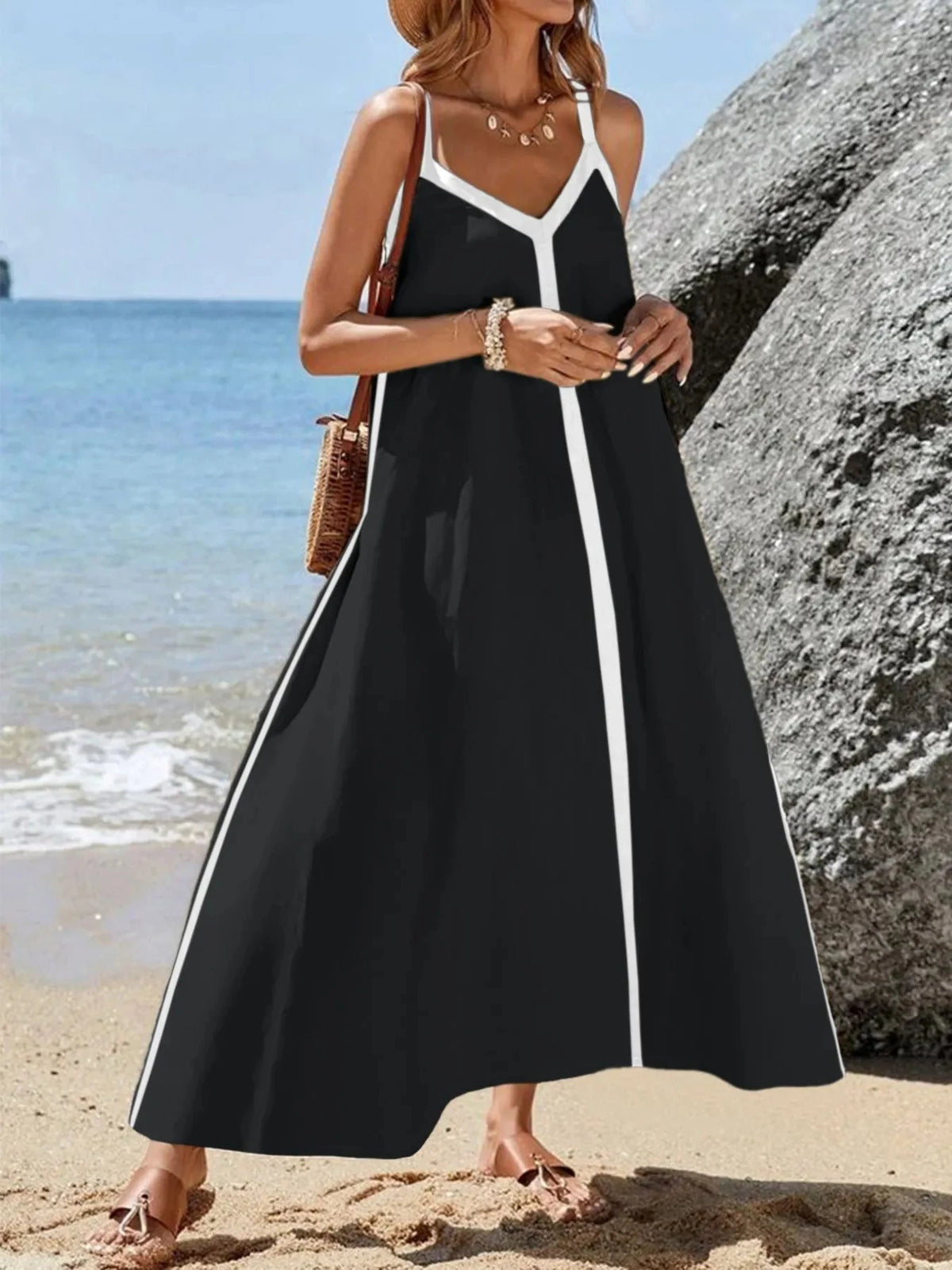 Contrast Trim V-Neck Maxi Dress Black / S