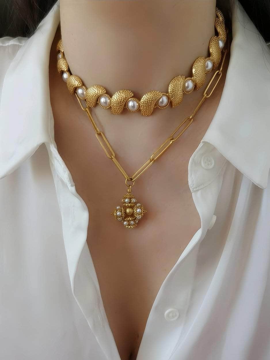 Crown Trifari Demi Parure Pearl Accented Necklace Gold / Necklace