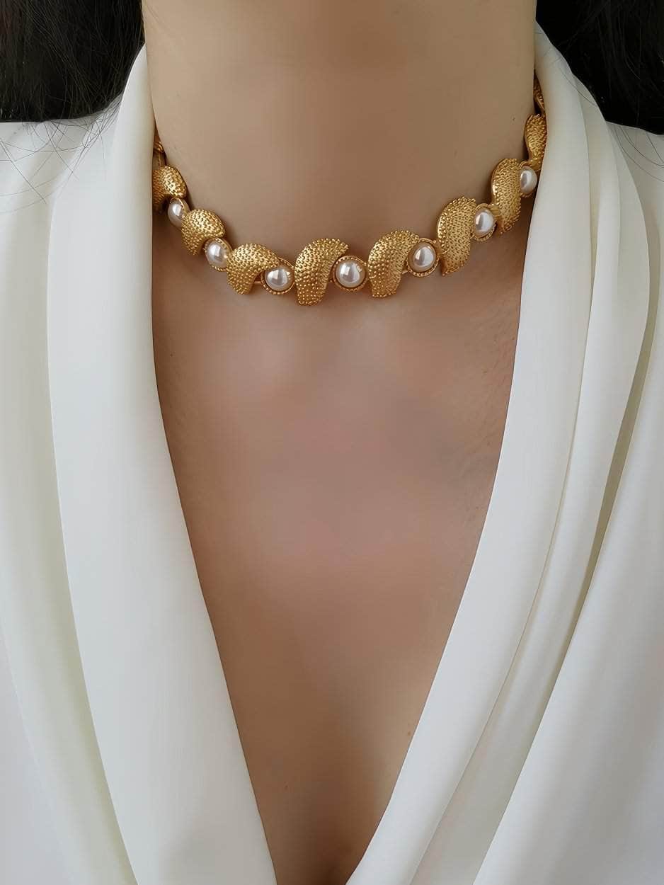Crown Trifari Demi Parure Pearl Accented Necklace Gold / Necklace