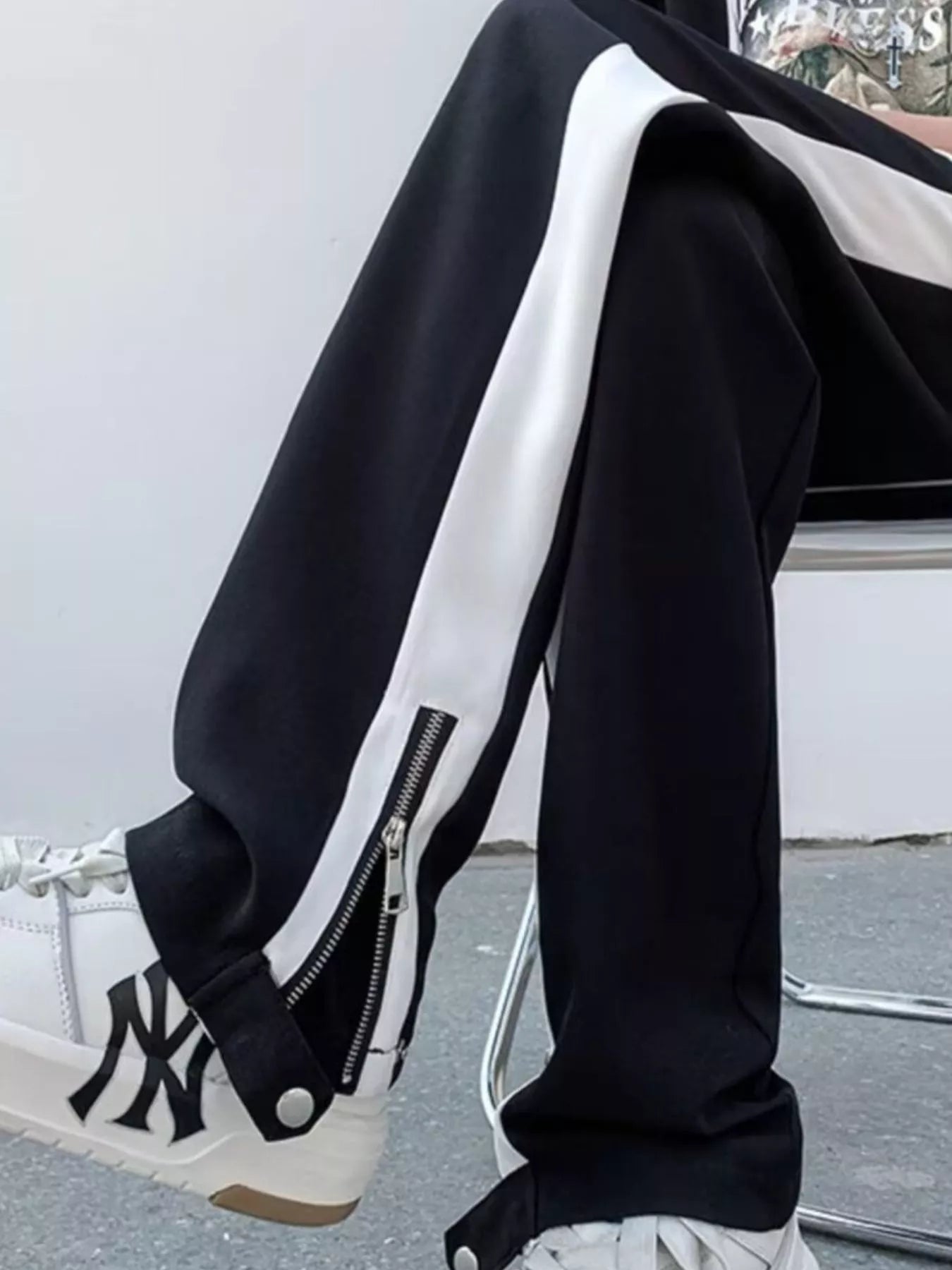 mens-plus-size-side-stripe-relaxed-fit-pants-03