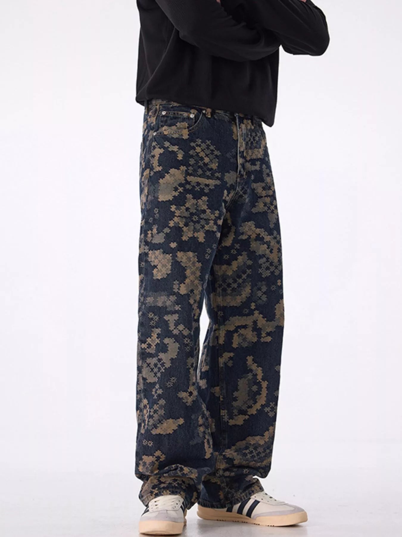 Men's printed wide leg cargo pants with pockets.