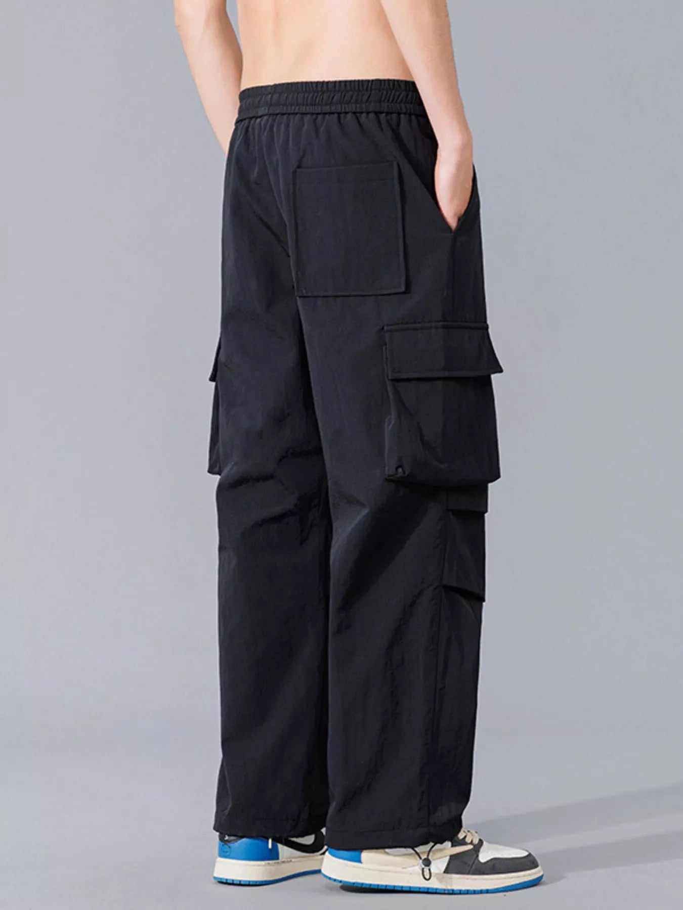 mens-plus-size-loose-fit-cargo-pants-02
