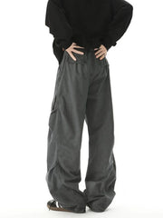 Men's loose fit cargo pants with pockets.