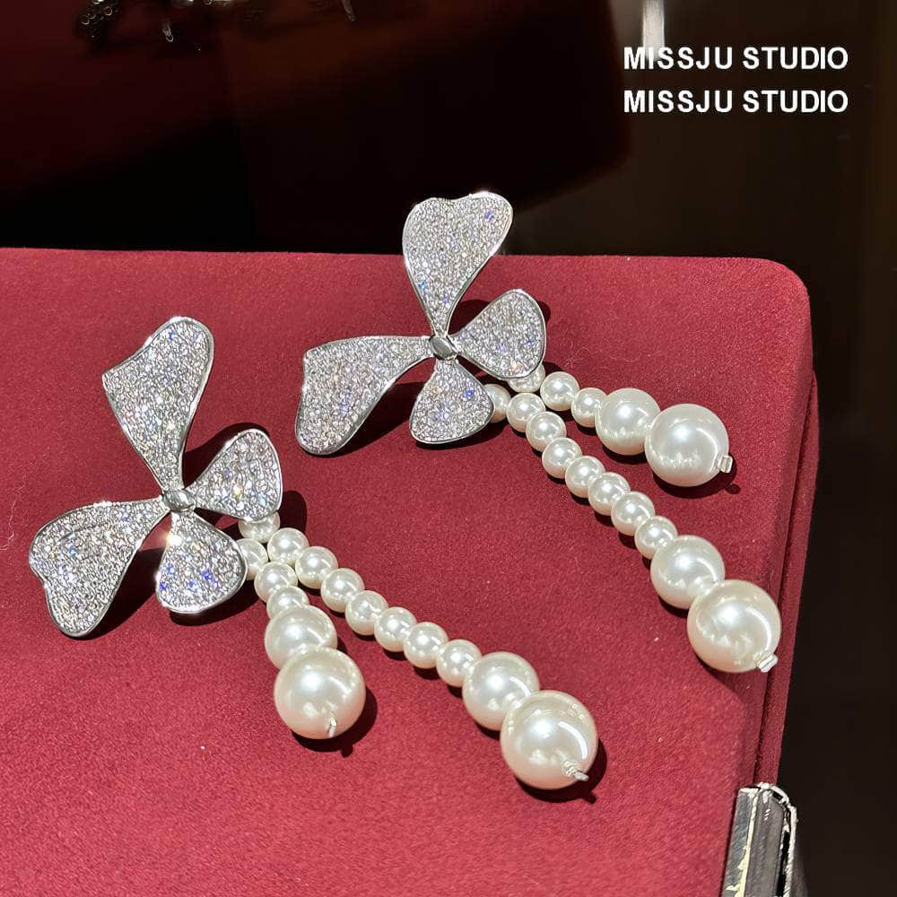Floral Shaped Sparkly Pearl Deco Tassel Earrings White