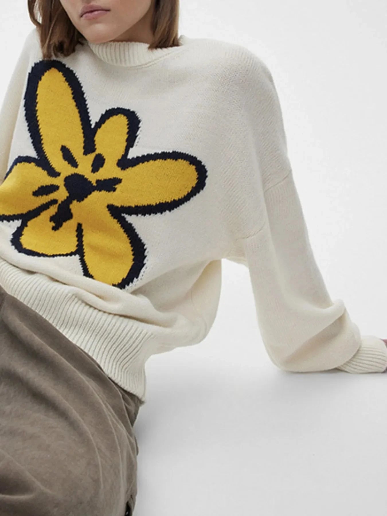 Flower Ribbed Hem Round Neck Sweater