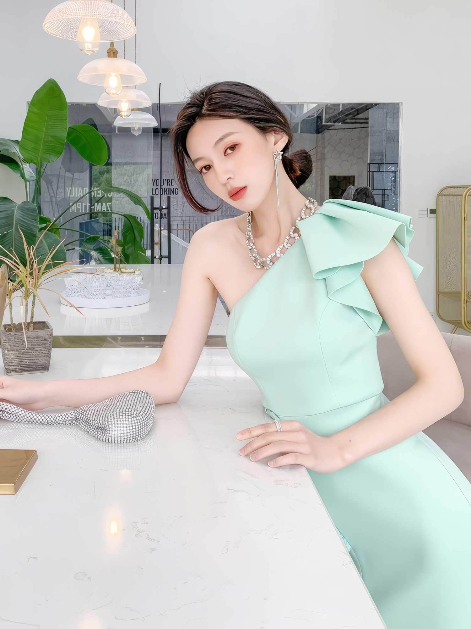 Frill-Adorned One-Shoulder Front Slit Dress