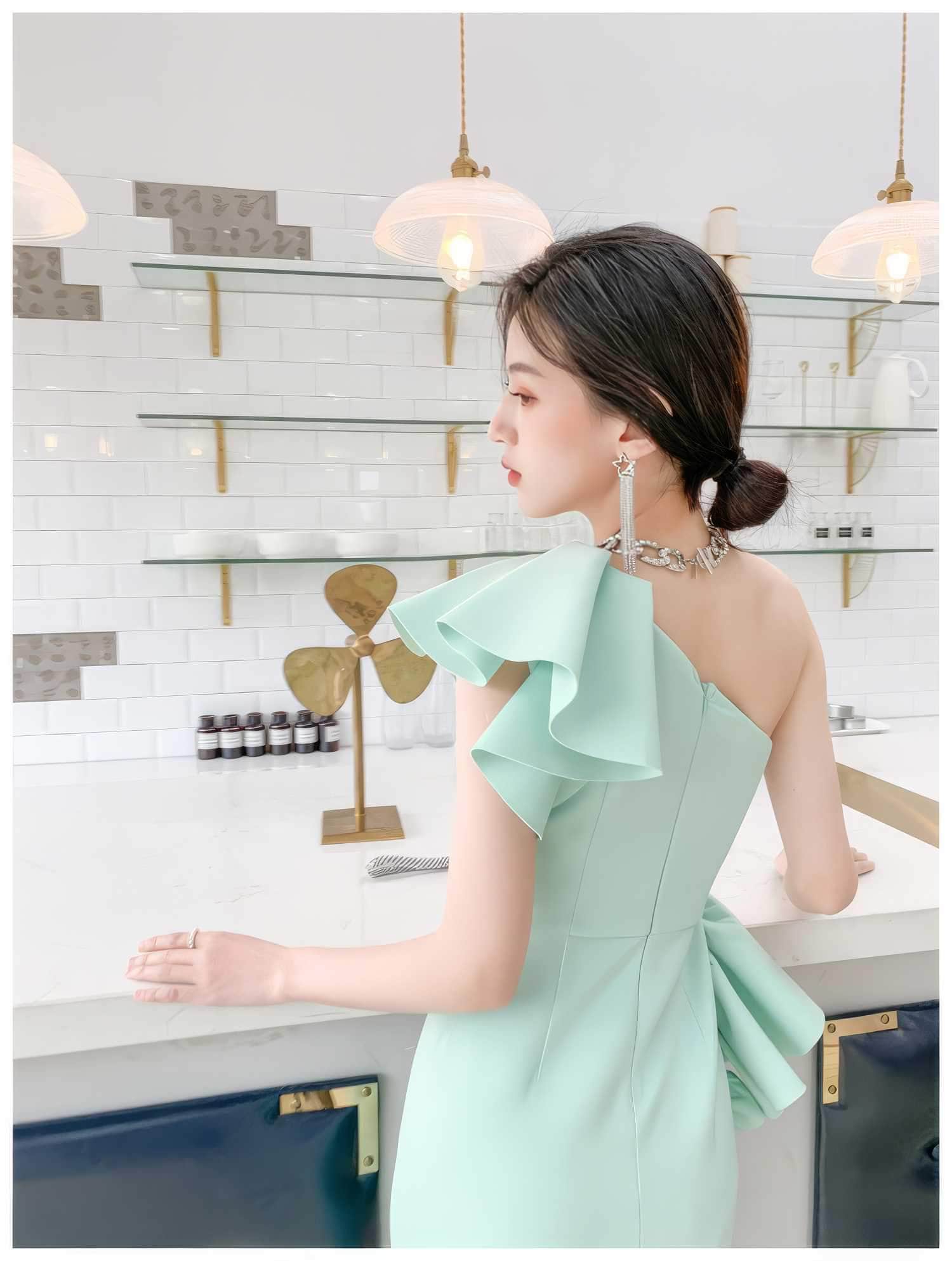 Frill-Adorned One-Shoulder Front Slit Dress