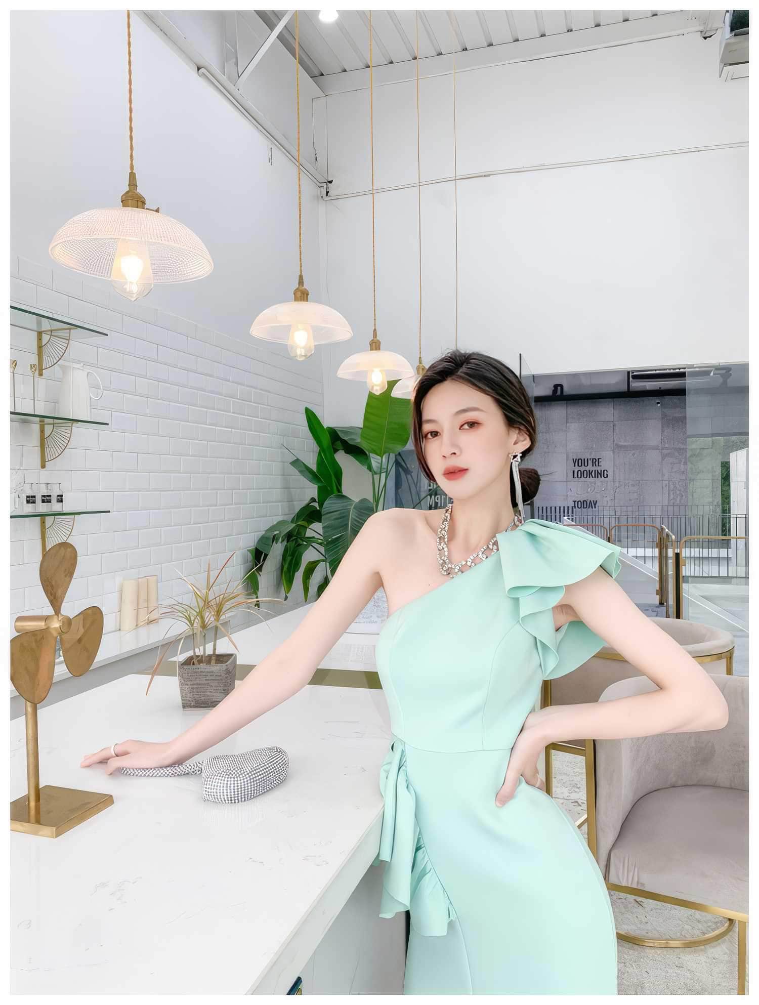Frill-Adorned One-Shoulder Front Slit Dress
