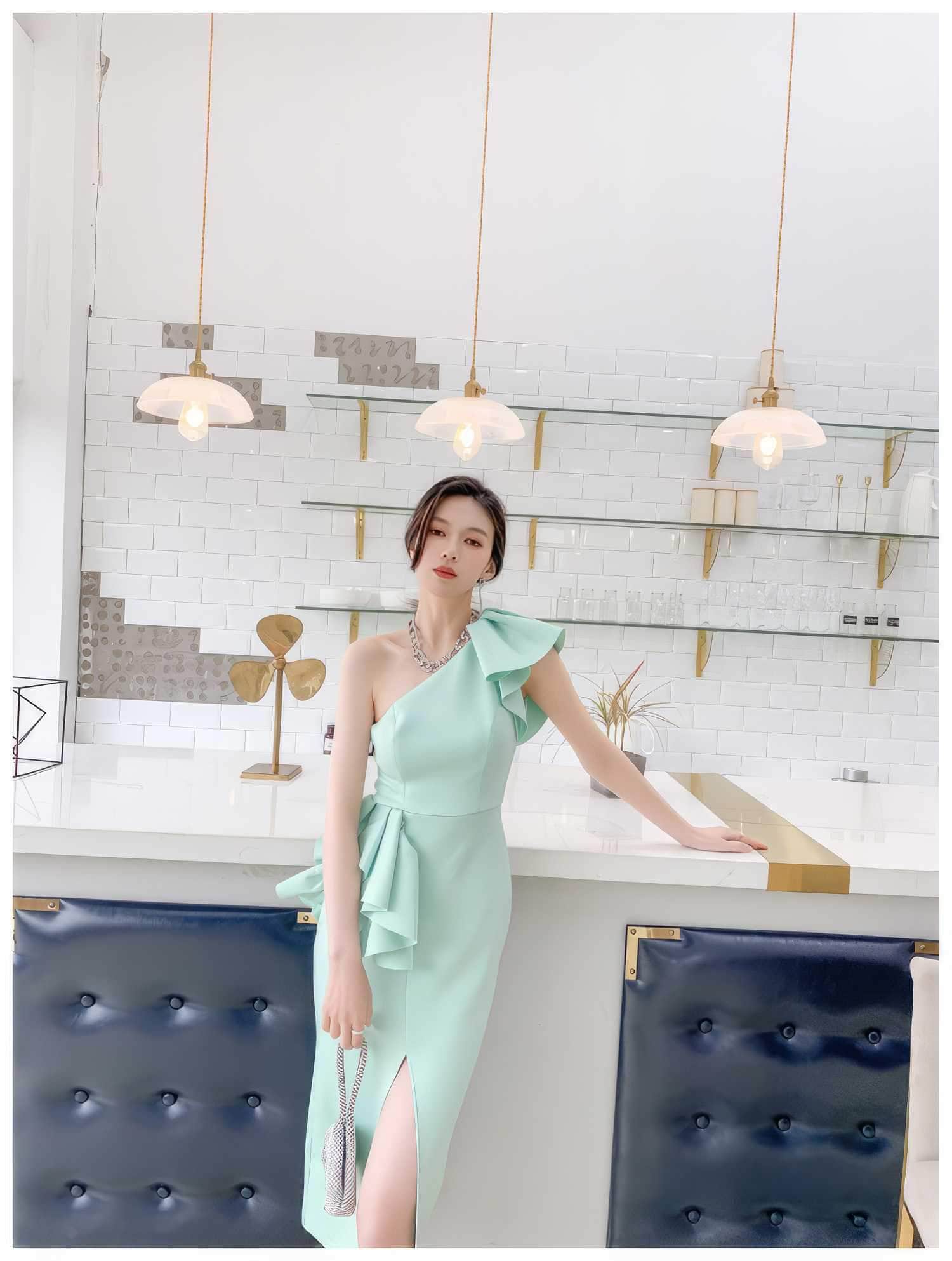 Frill-Adorned One-Shoulder Front Slit Dress