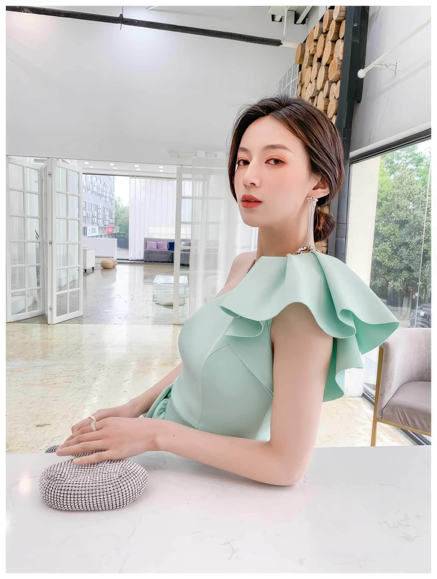Frill-Adorned One-Shoulder Front Slit Dress
