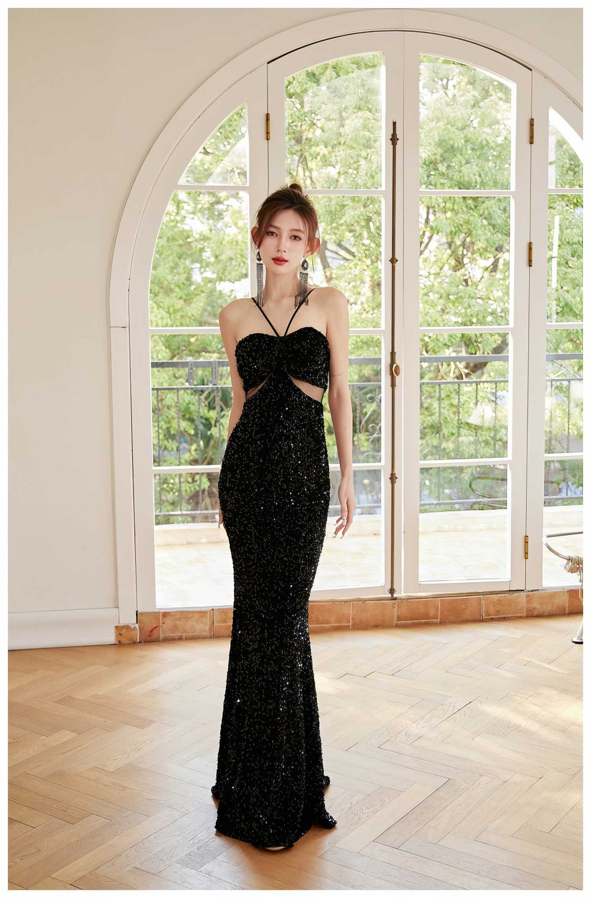 Glittering Sequin Fitted Evening Gown S / Black