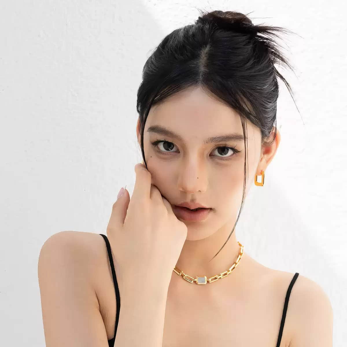 Gold Link Necklace with Black Rectangle Pendant Necklace