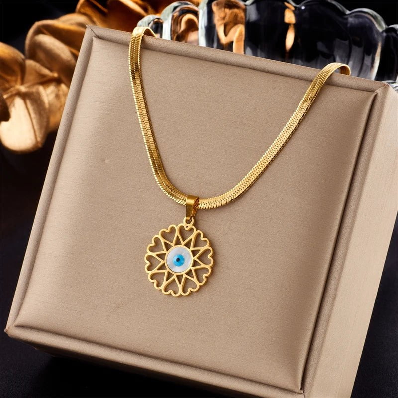 Heart Eye Shape Pendant Necklace N1908
