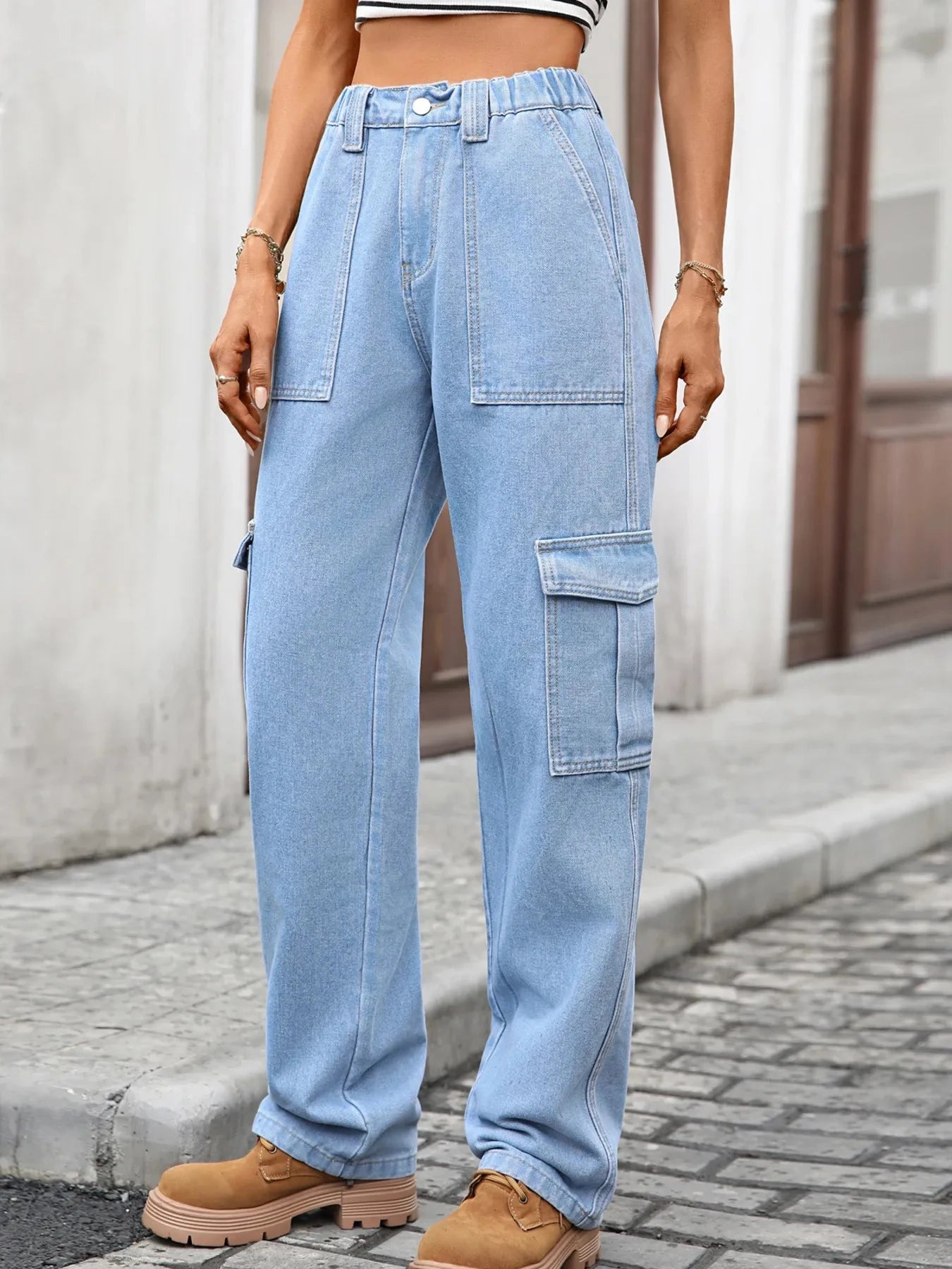High-Waisted Cargo Jeans Light Blue / S