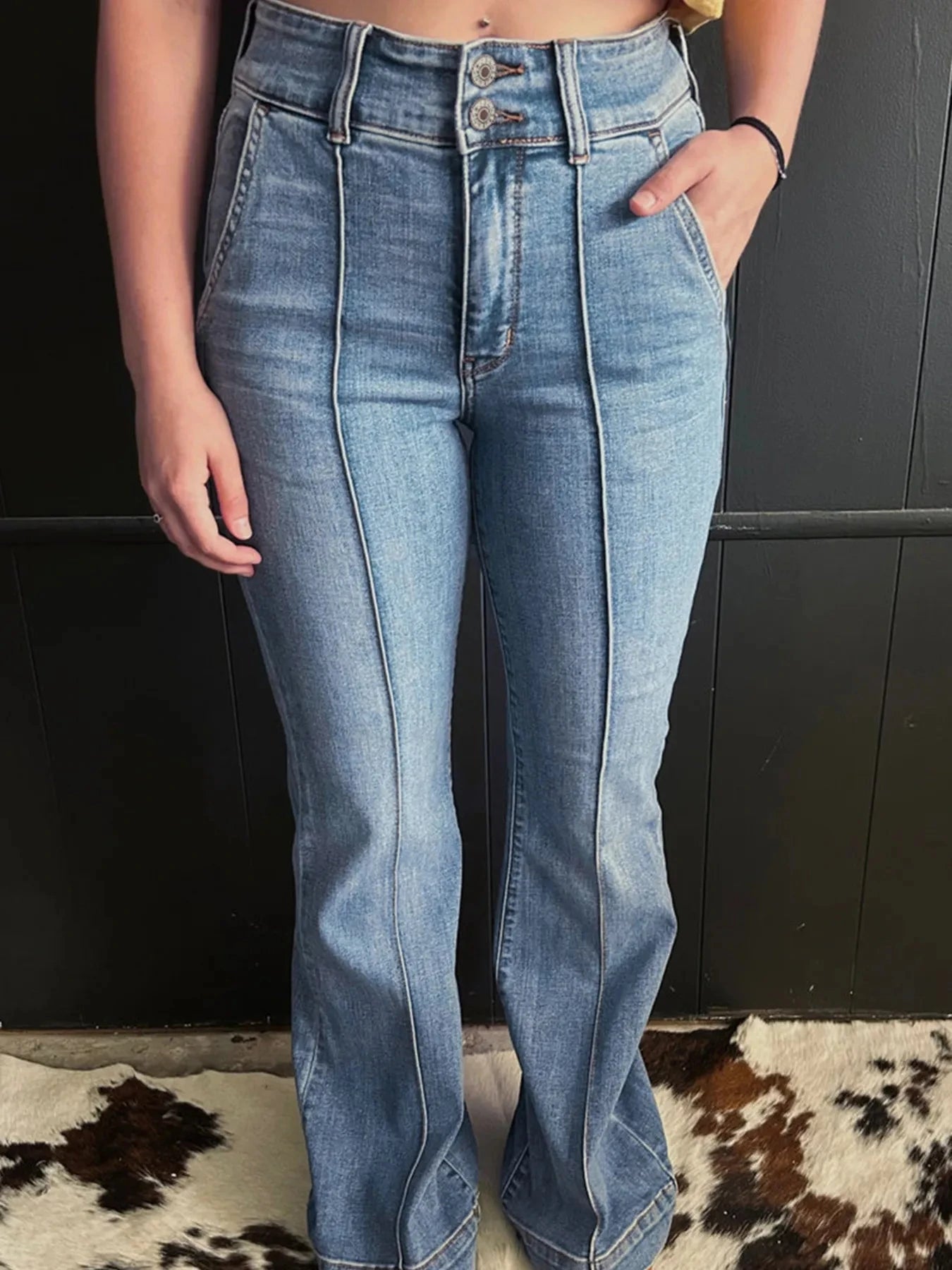 High-Waisted Flare Jeans with Seam Detail Medium / 4